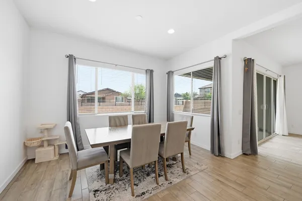 $3,200 | 4323 North 92nd Drive, Phoenix, AZ 85037