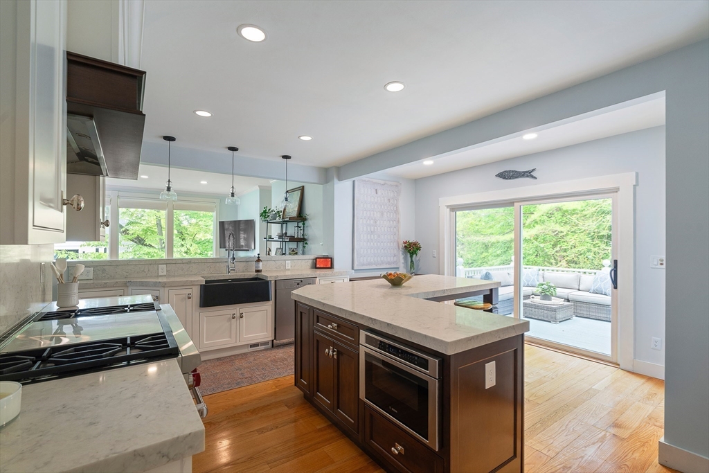 55 Coburn Road Weston, MA 02493 - Photo 9 of 42