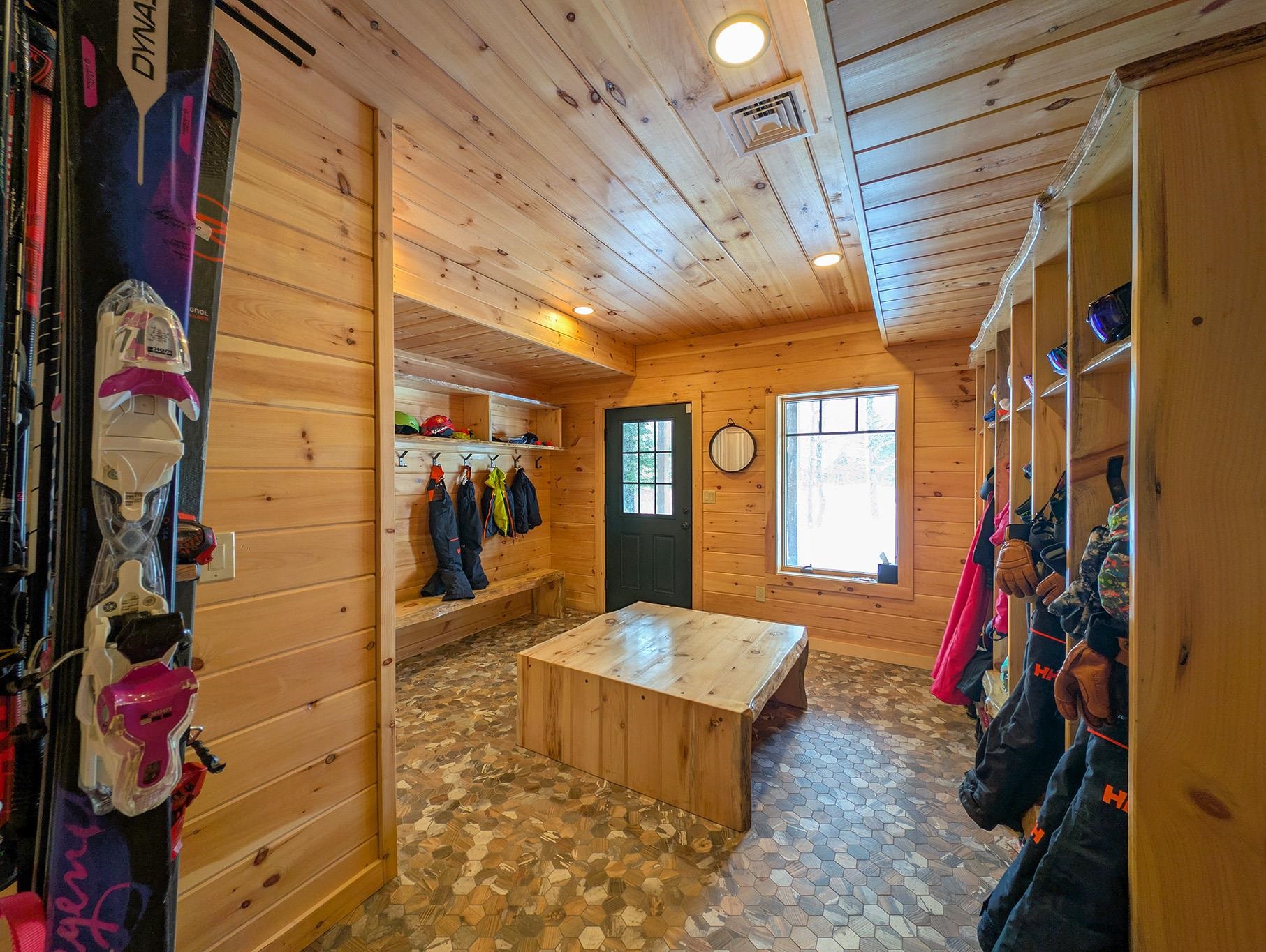 137 South Peak Road Lincoln, NH 03251 - Photo 16 of 49 Gallery Image 16