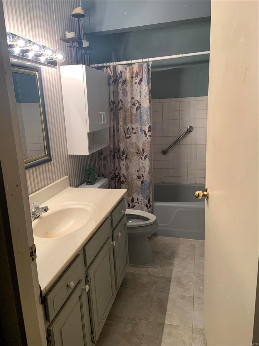 2 Handom Place St. Louis, MO 63114 - Photo 23 of 44