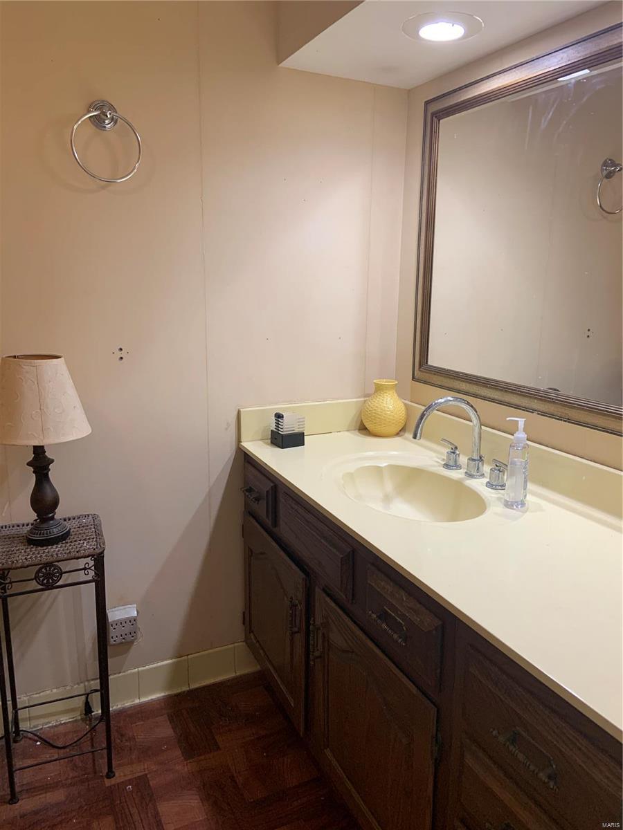 2 Handom Place St. Louis, MO 63114 - Photo 35 of 44