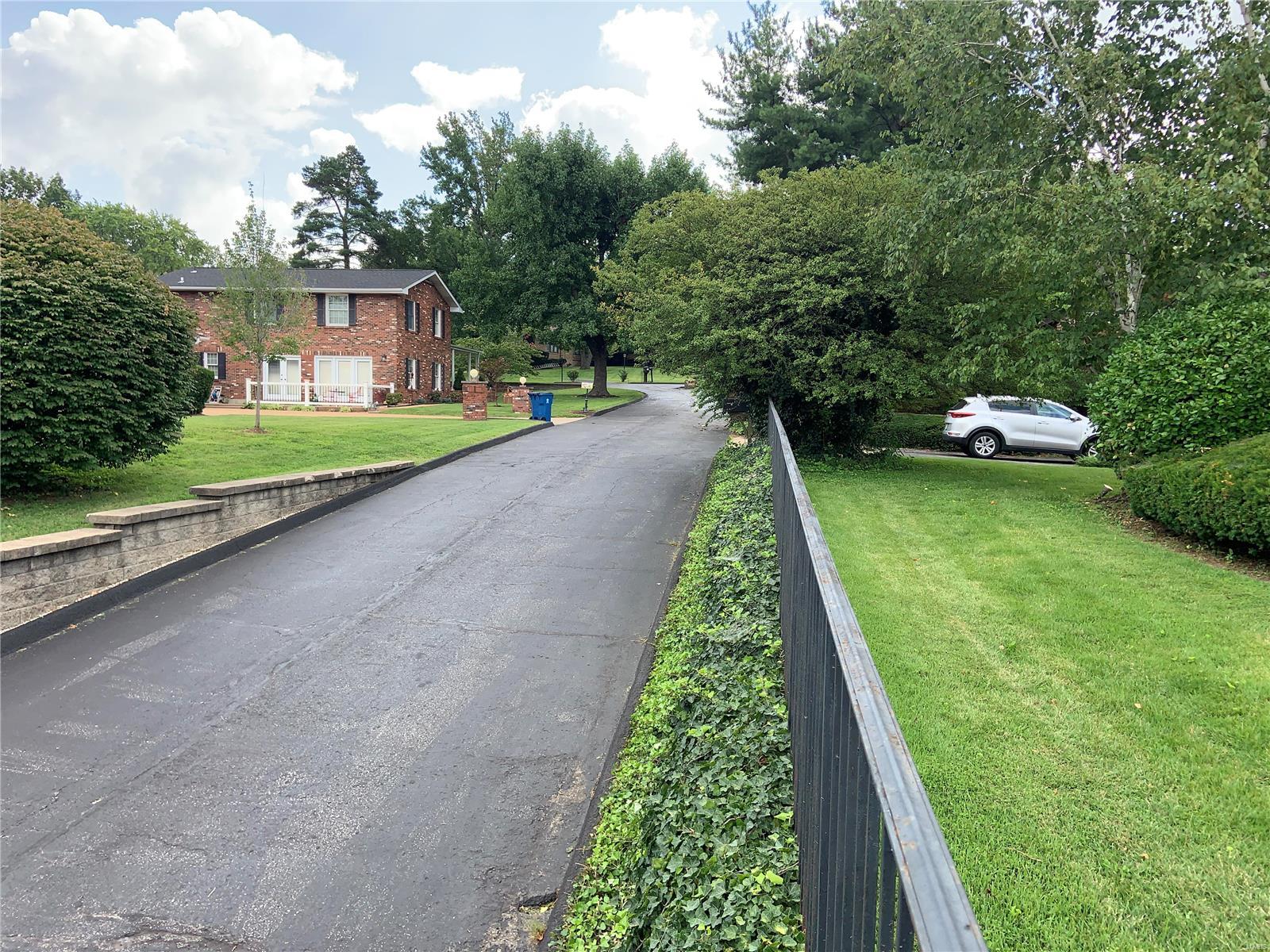 2 Handom Place St. Louis, MO 63114 - Photo 5 of 44