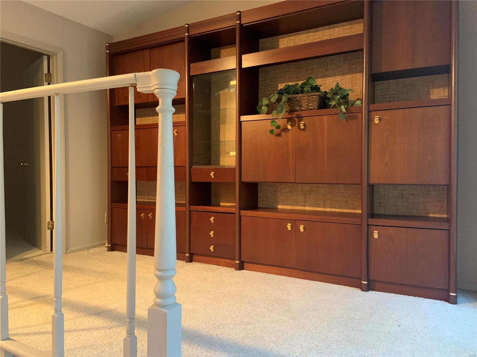 2 Handom Place St. Louis, MO 63114 - Photo 8 of 44