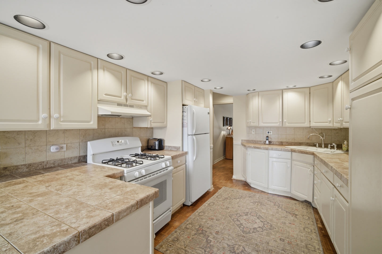 904 Glendale Road Glenview, IL 60025 - Photo 9 of 25