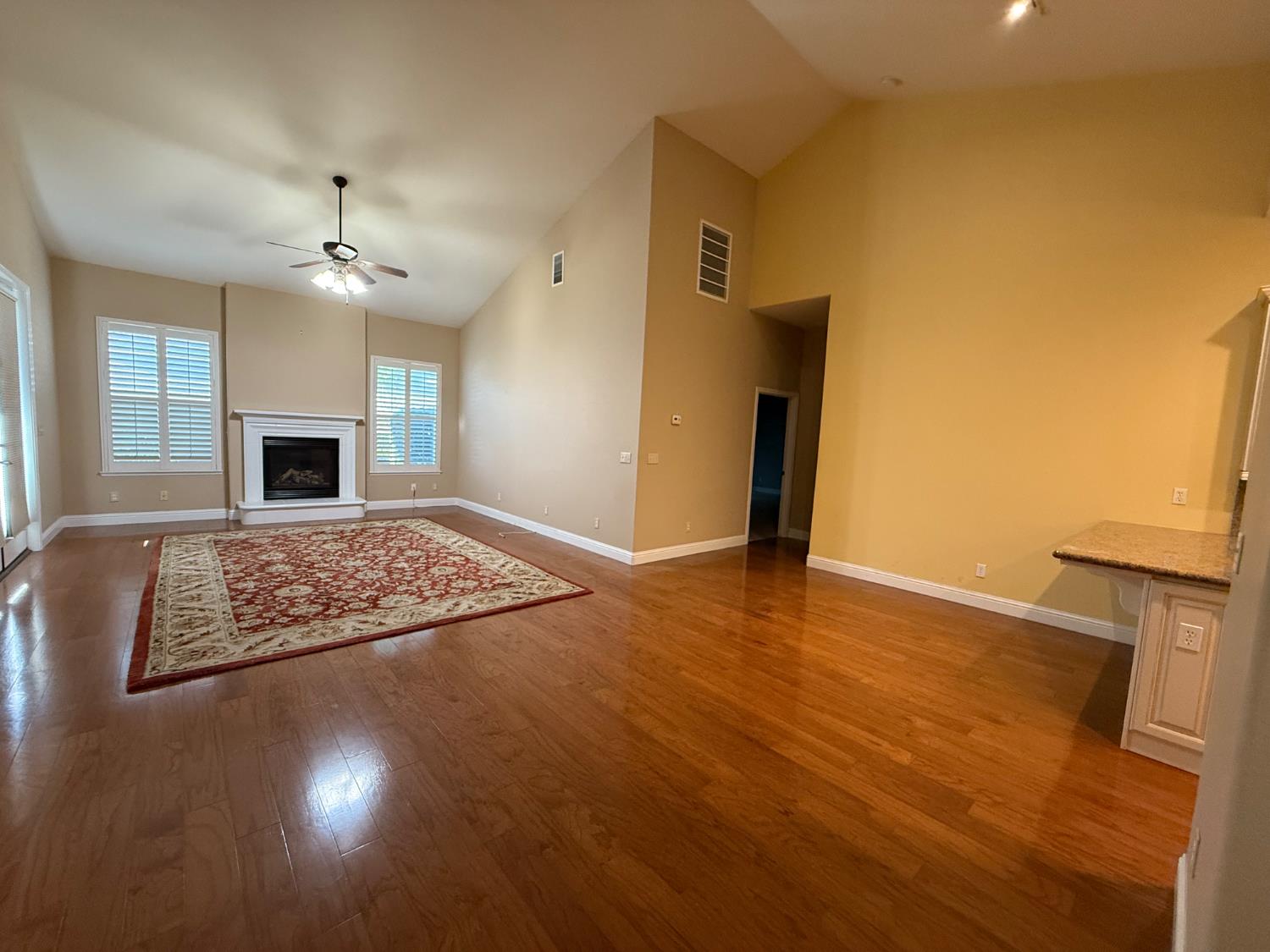 2087 South Church Avenue Reedley, CA 93654 - Photo 4 of 40