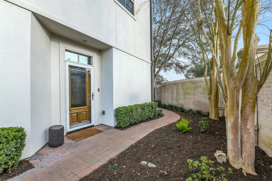 15943 Morgan Street Sugar Land, TX 77478 - Photo 33 of 41 a view of a backyard with garden