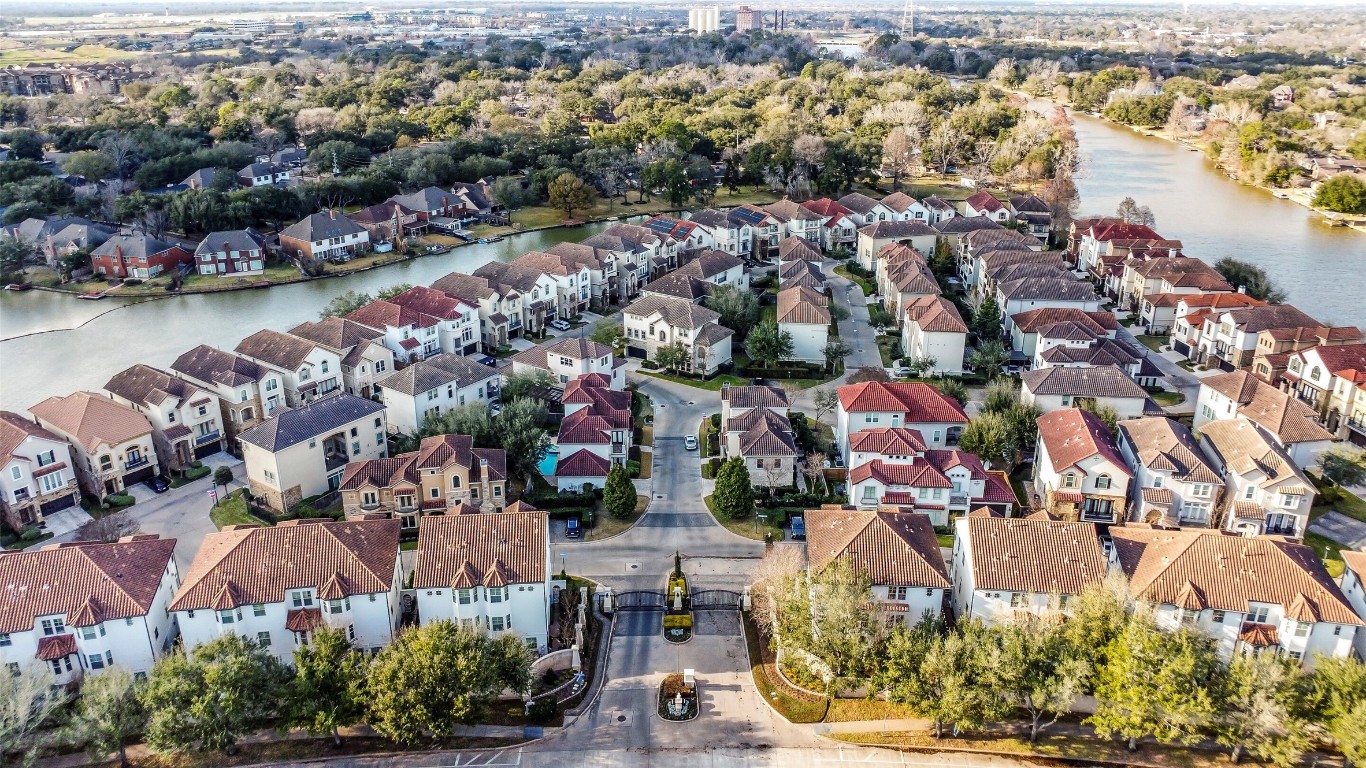 15943 Morgan Street Sugar Land, TX 77478 - Photo 39 of 41 an aerial view of a houses with outdoor space
