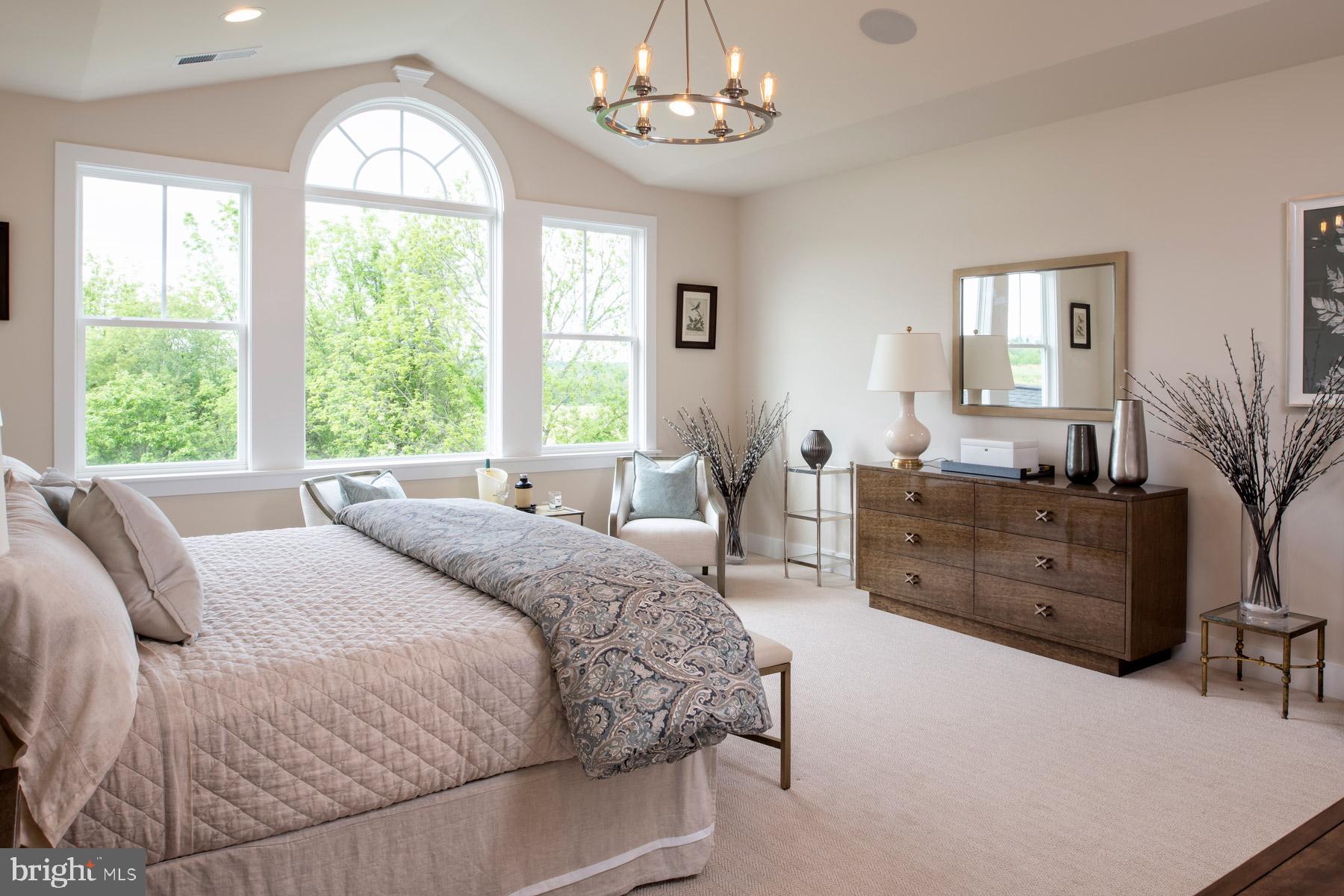 37092 Shoemaker School Road Purcellville, VA 20132 - Photo 21 of 24 Owner's Suite