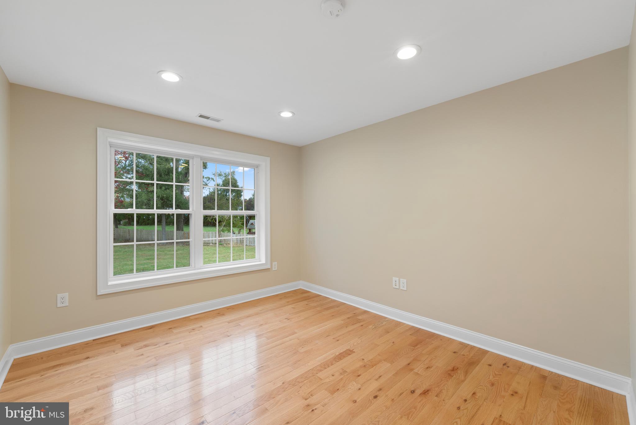 1060 Welsh Road Philadelphia, PA 19115 - Photo 21 of 62 an empty room with a window