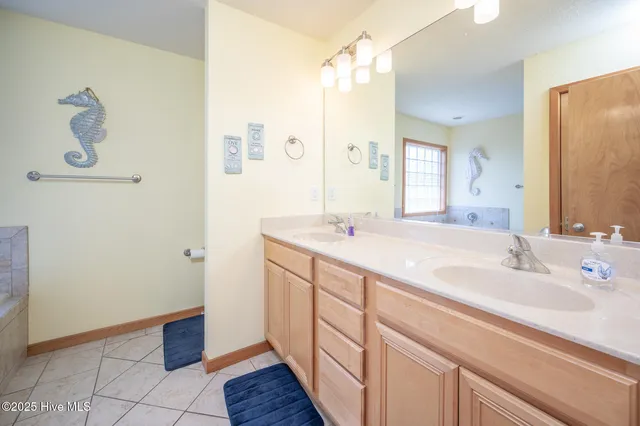 $935,000 | 767 Gulfstream Court, Corolla, NC 27927