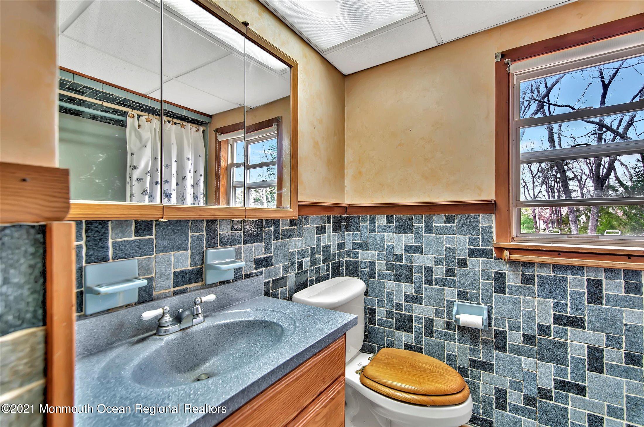 397 Cedar Swamp Road Jackson, NJ 08527 - Photo 22 of 26 14-BATHROOM