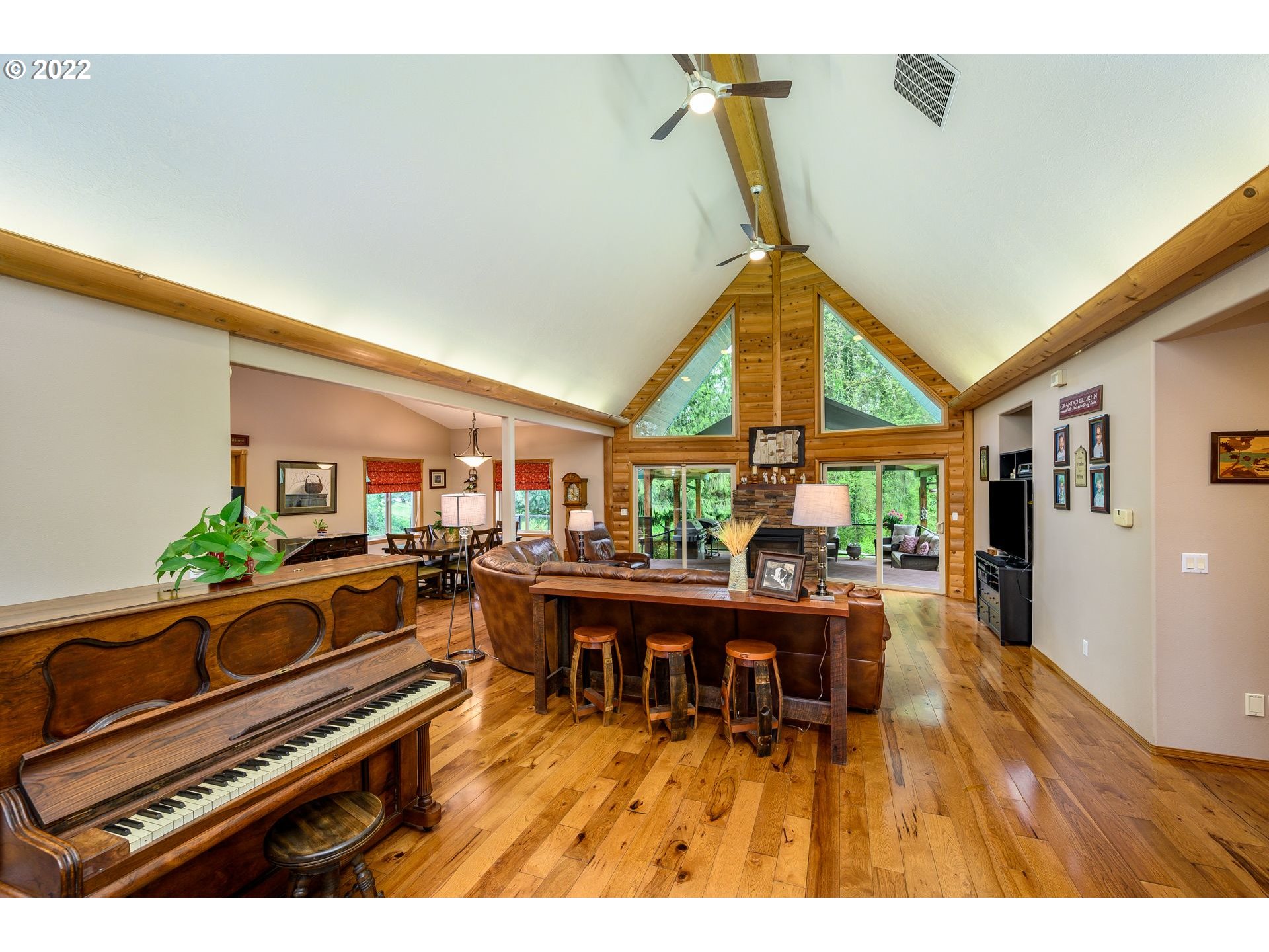 14550 Southeast Foster Road Dayton, OR 97114 - Photo 6 of 31 Gallery Image 6