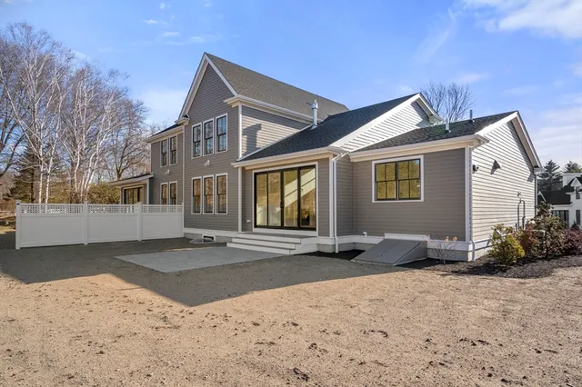$1,260,000 | 1060 Grove Street, Unit 21, Framingham, MA 01701