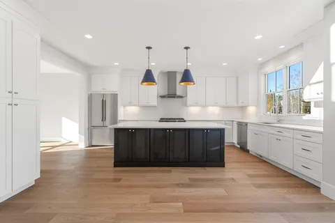 $1,260,000 | 1060 Grove Street, Unit 21, Framingham, MA 01701