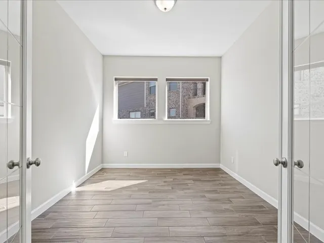 a view of a livingroom with furniture