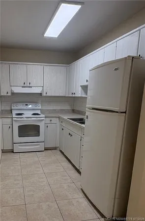 $1,800 | 333 Southeast Martin Avenue, Unit 1F, Stuart, FL 34996