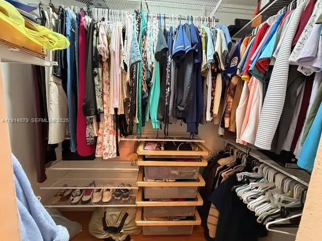 $1,700 | 1950 West 54th Street, Unit 413, Hialeah, FL 33012