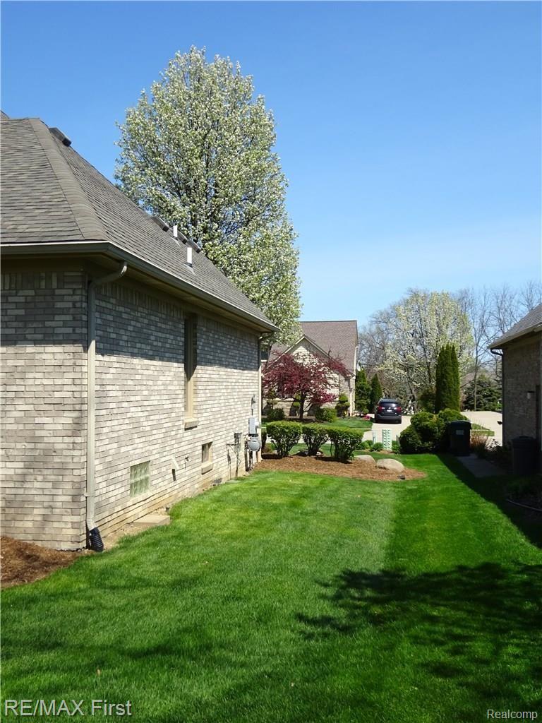896 Grovecrest Rochester, MI 48307 - Photo 49 of 57 PERFECT GRADING AND GUTTERS