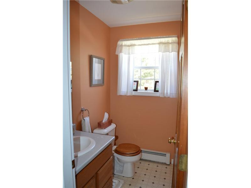 35 Vista Ridge Glenburn, ME 04401 - Photo 13 of 26 Bathroom.