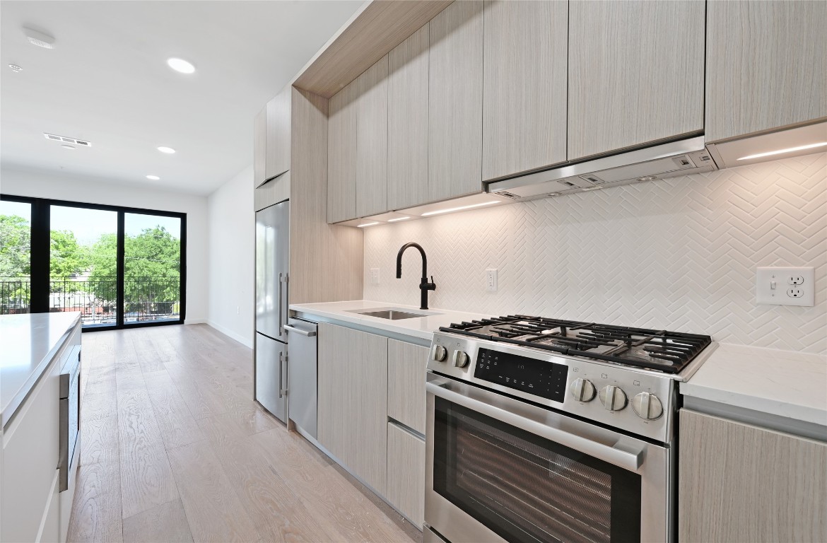 2209 South 1st Street, Unit 218 Austin, TX 78704 - Photo 3 of 36