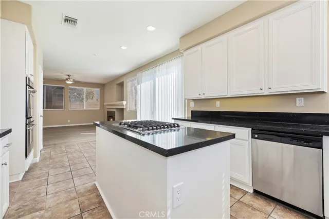 $799,900 | 14845 Shetland Lane, Fontana, CA 92336