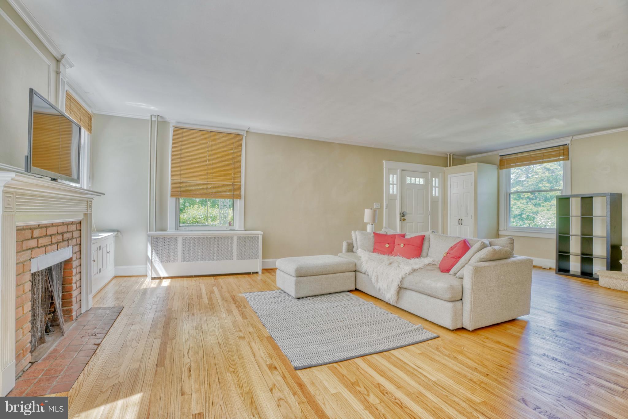 2109 Carterdale Road Baltimore, MD 21209 - Photo 5 of 68