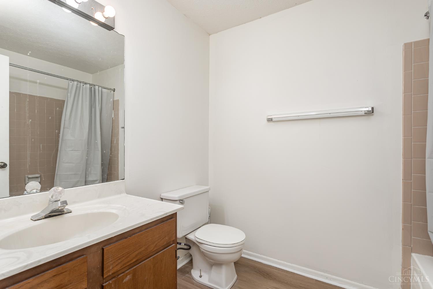 518 Riddle Road, Unit 12 Cincinnati, OH 45220 - Photo 13 of 15