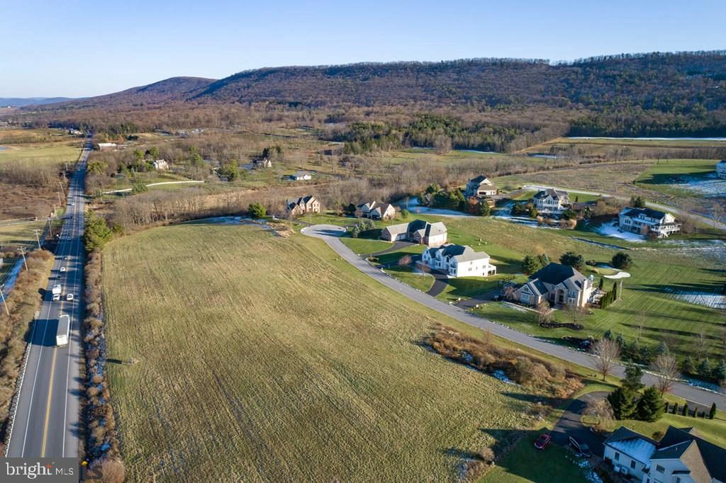 139 Roundhill Road Boalsburg, PA 16827 - Photo 4 of 6 Gallery Image 4