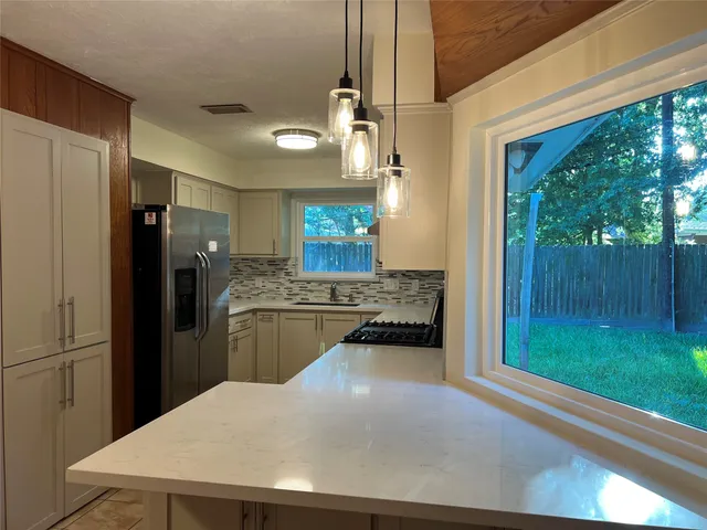 $1,850 | 8110 Bob White Drive, Houston, TX 77074