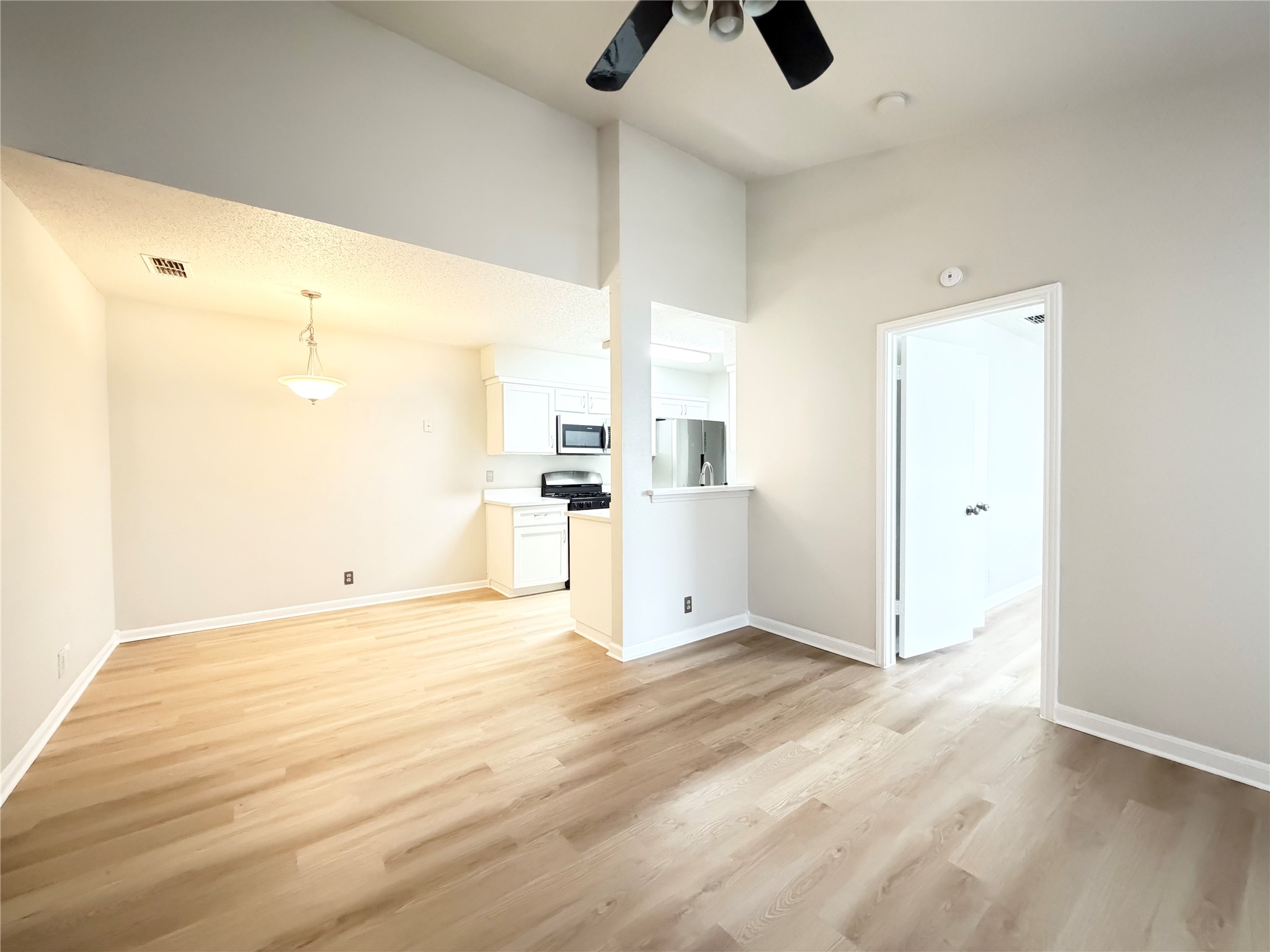1915 Margalene Way, Unit B Austin, TX 78728 - Photo 9 of 20