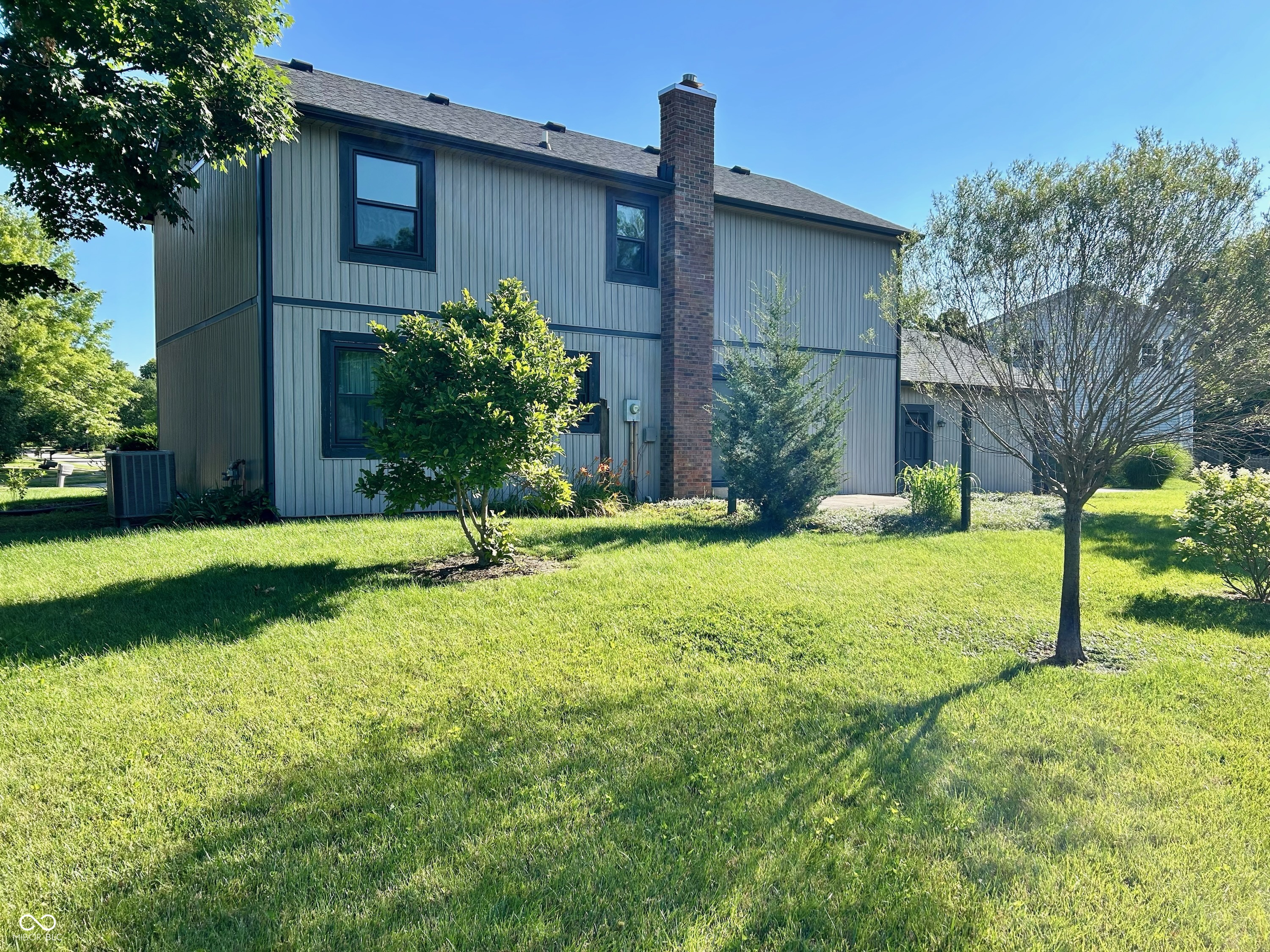 4 Sycamore Road Carmel, IN 46033 - Photo 2 of 17 Gallery Image 2