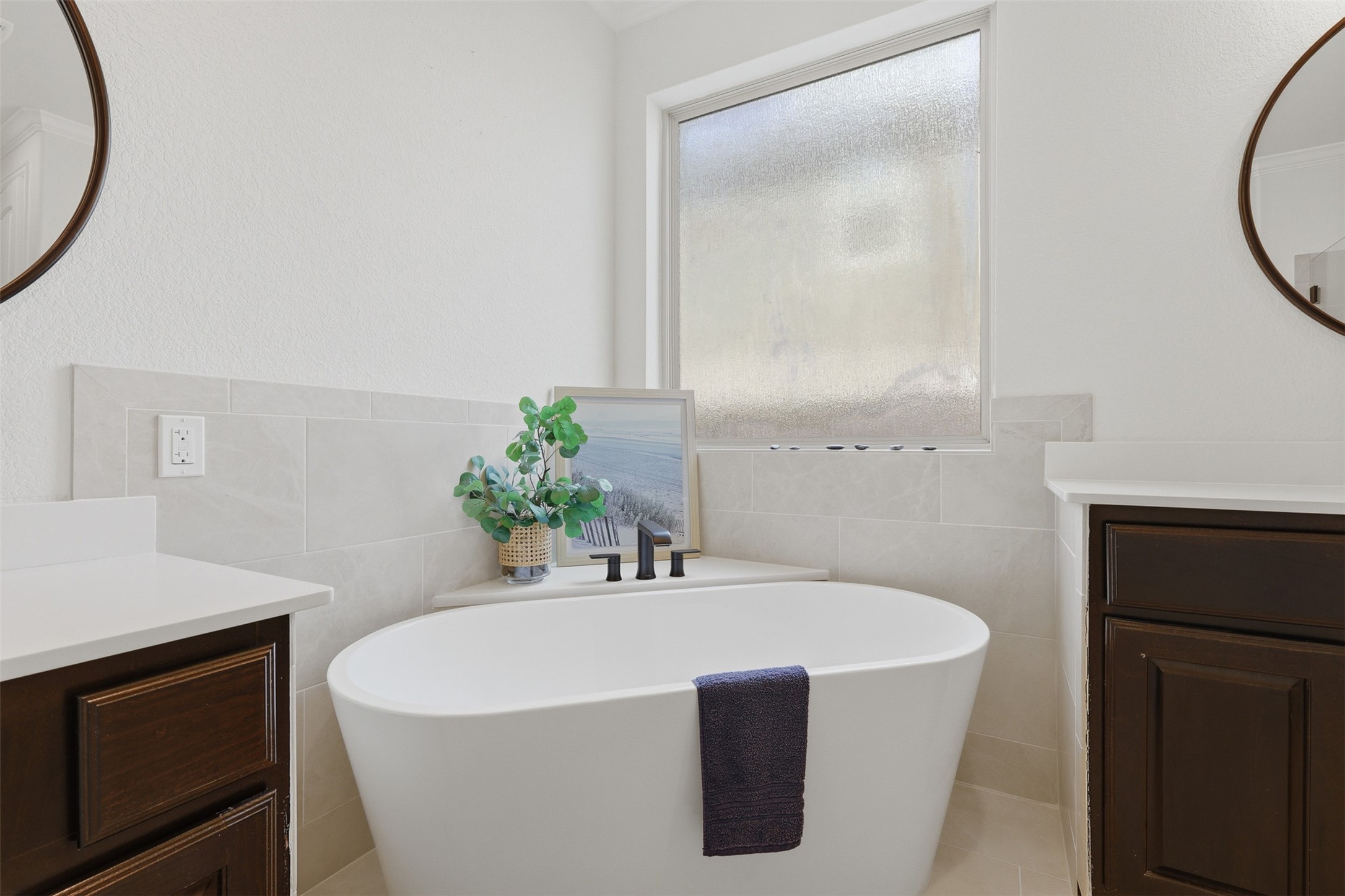 6835 Preston Grove Drive Spring, TX 77389 - Photo 29 of 49 a white bath tub sitting in a bathroom
