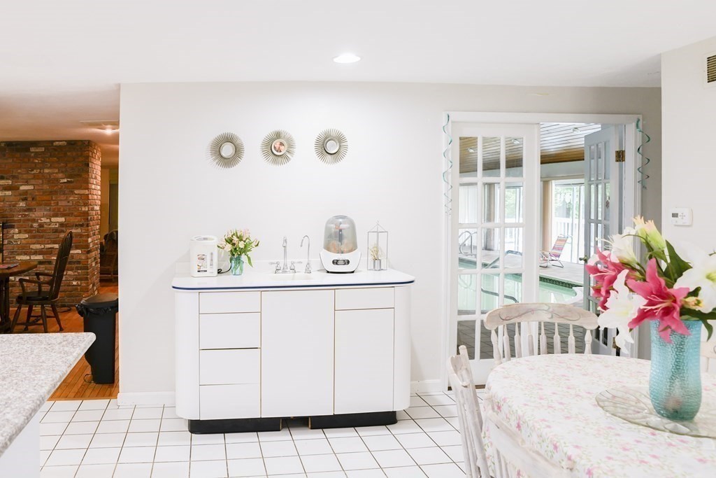 19 Fort Pond Road Acton, MA 01720 - Photo 6 of 25 Gallery Image 6