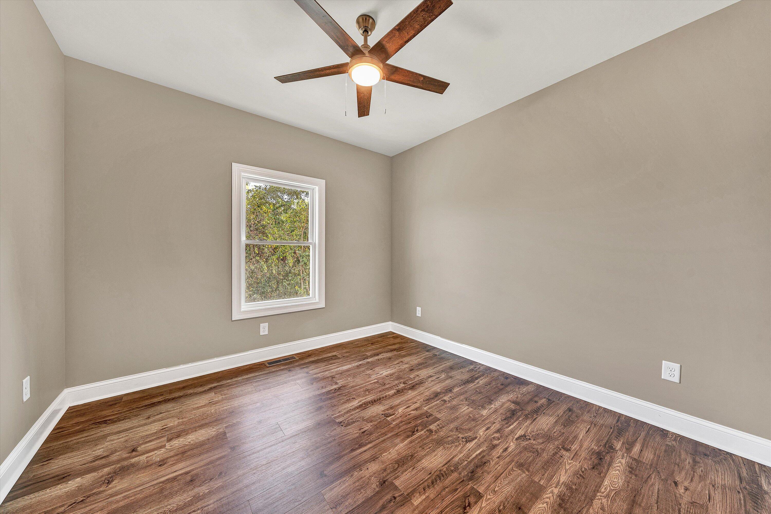 2002 Plateau Road Southeast Roanoke, VA 24014 - Photo 22 of 48 18-DSC00145