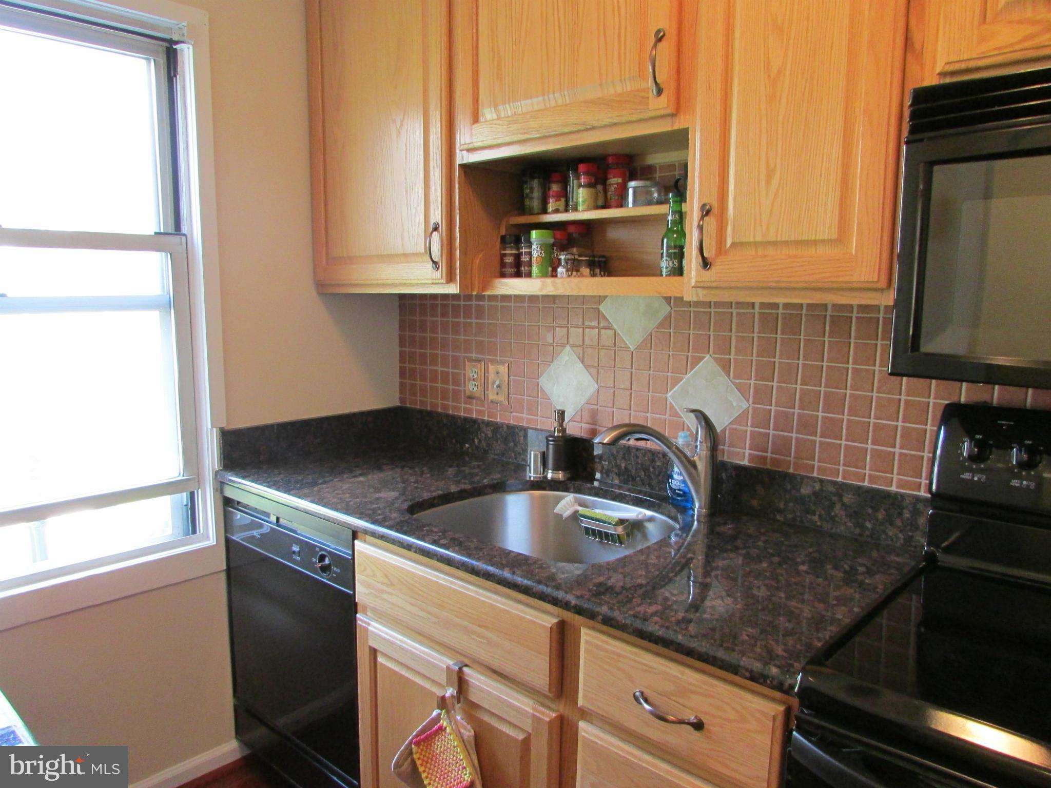 18 Ridge Road, Unit L Greenbelt, MD 20770 - Photo 5 of 16 Kitchen