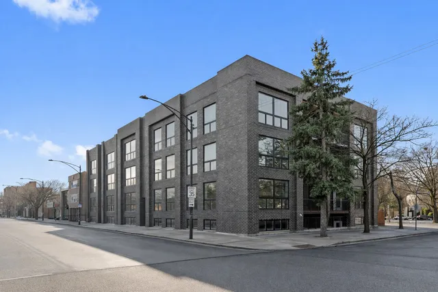 $499,000 | 5824 North Lincoln Avenue, Unit 2S, Chicago, IL 60659