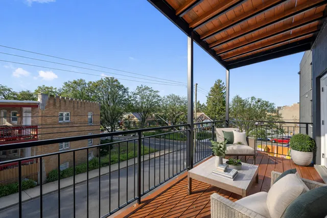 $499,000 | 5824 North Lincoln Avenue, Unit 2S, Chicago, IL 60659