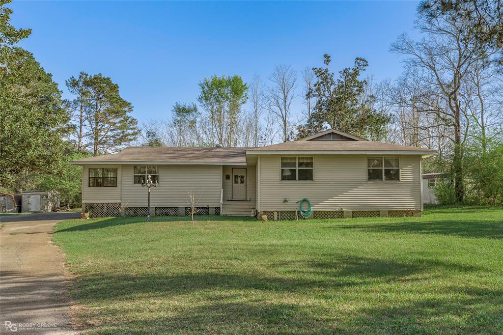 251 Tom Murphy Road Jamestown, LA 71045 - Photo 2 of 40 Ranch-style home with a front yard
