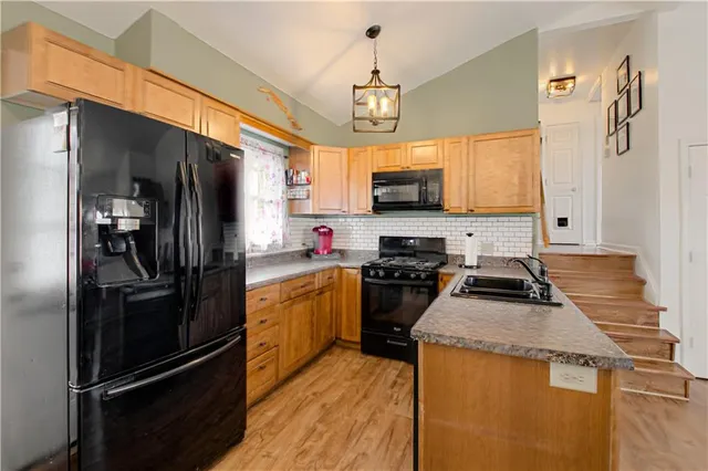 $250,000 | 7307 Northwest Winter Avenue, Kansas City, MO 64152