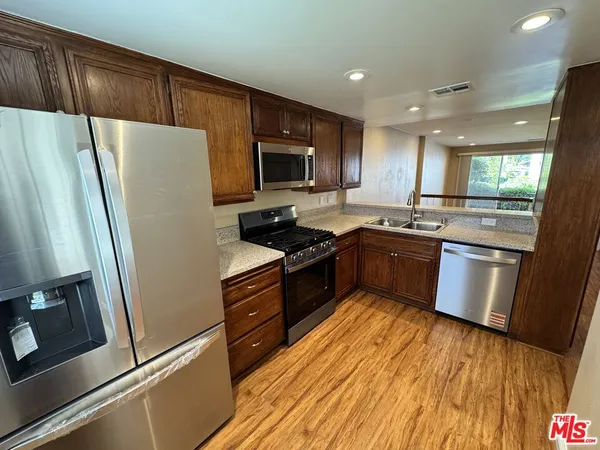 $3,400 | 5624 Las Virgenes Road, Unit 19, Calabasas, CA 91302