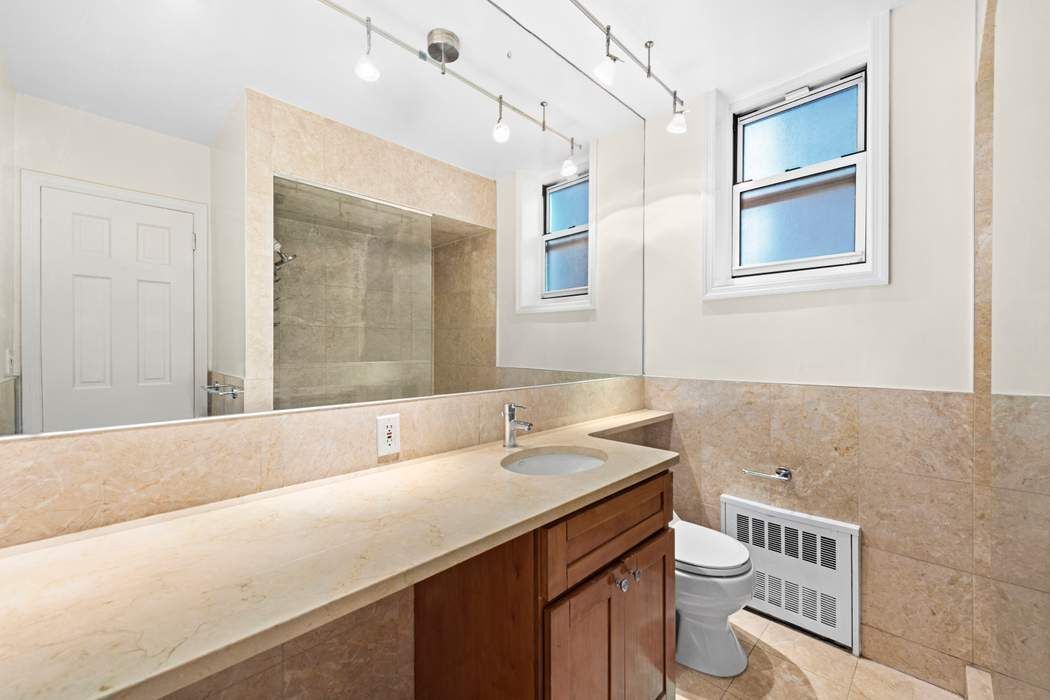 59 East 73rd Street, Unit 5F Manhattan, NY 10021 - Photo 4 of 6