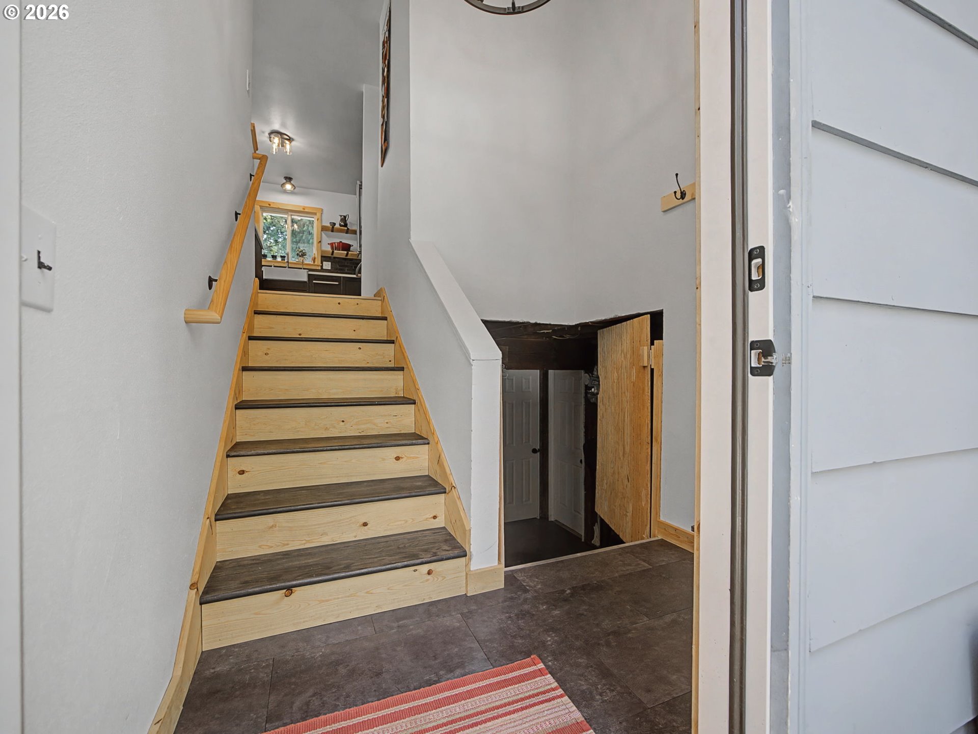 36036 Southeast Gunderson Road Sandy, OR 97055 - Photo 2 of 48 a view of entryway
