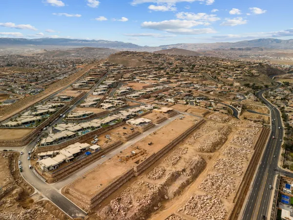 $990,000 | 1813 Gneiss Street, Unit 1813, St. George, UT 84790