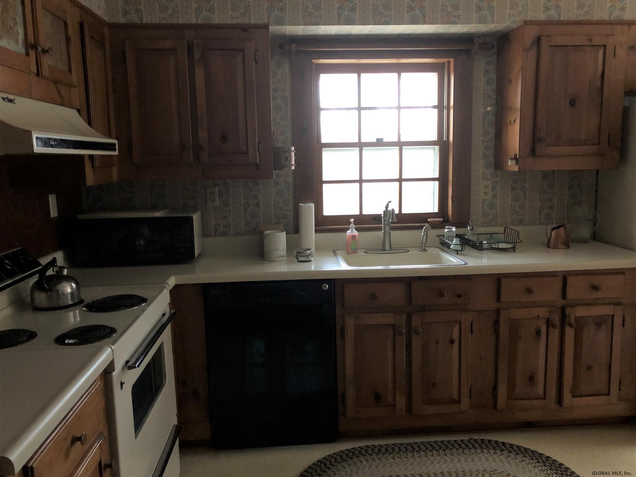323 New Boston Road Hampton, NY 12837 - Photo 4 of 30 Photo 4