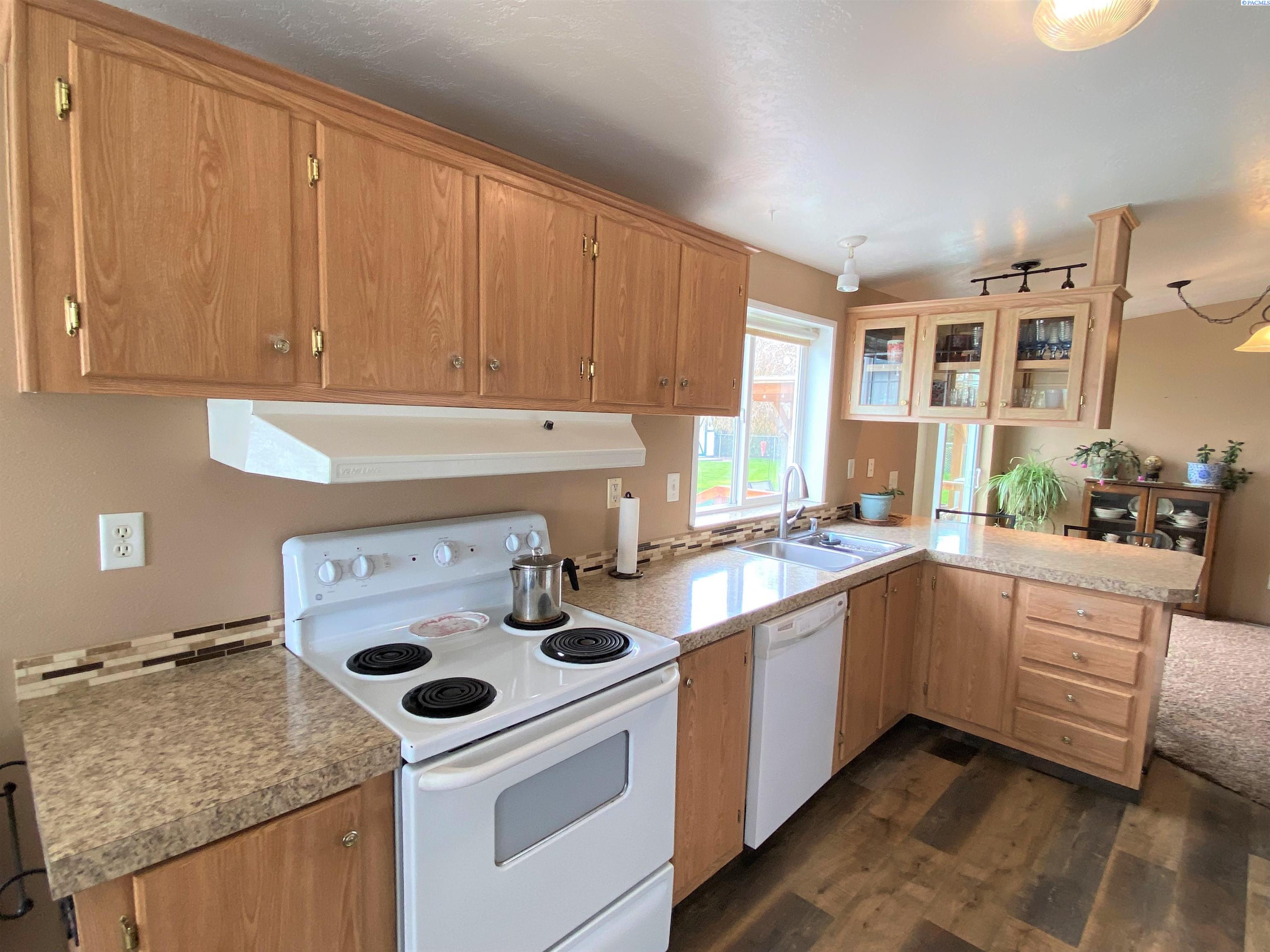 28404 East Ruppert Road Benton City, WA 99320 - Photo 14 of 42 Gallery Image 14