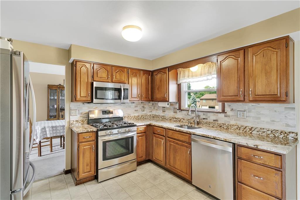 9 Rizzi Drive Irwin, PA 15642 - Photo 5 of 25 Gallery Image 5