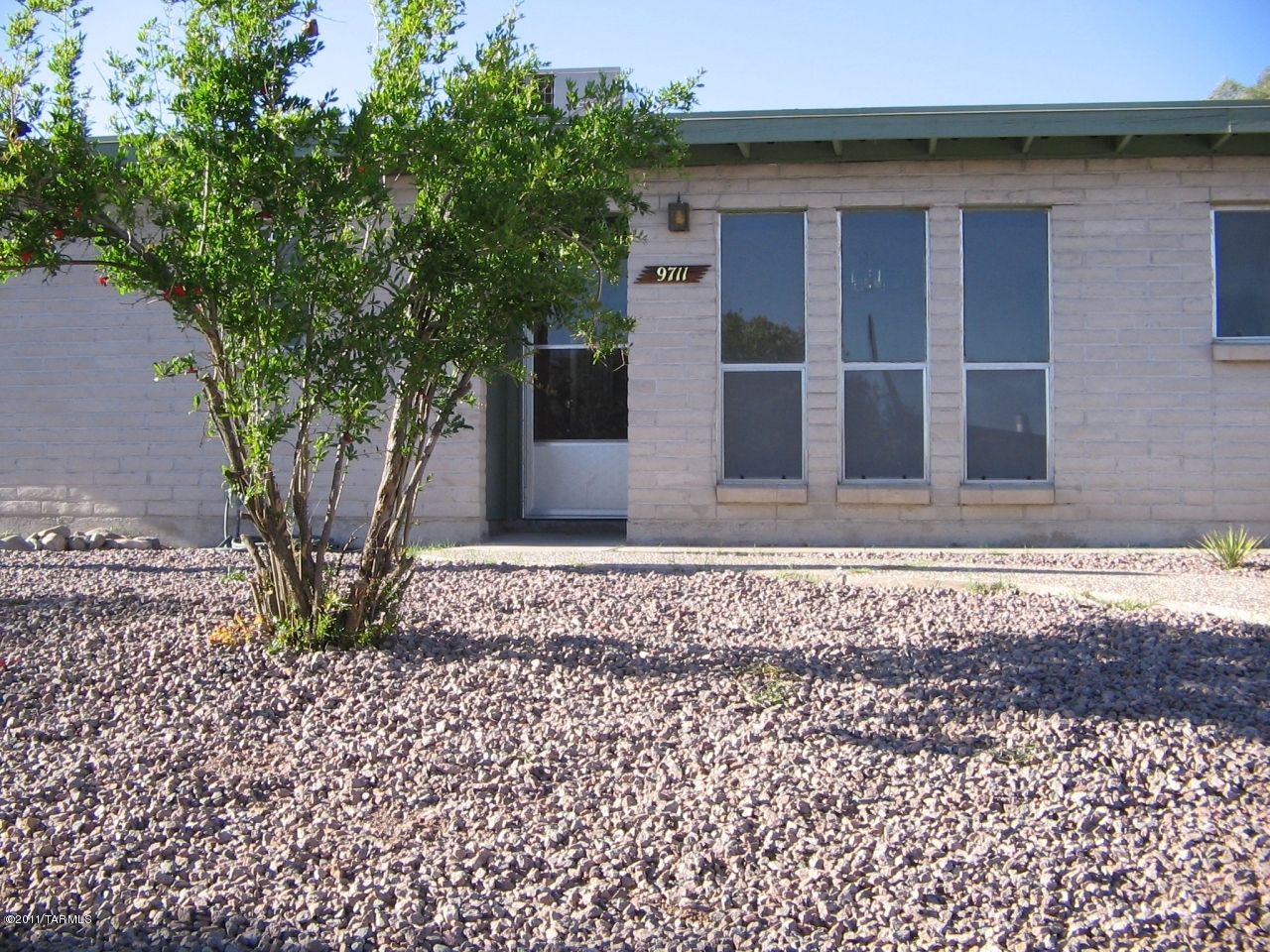 9711 East Sellarole Road Tucson, AZ 85730 - Photo 3 of 19 Gallery Image 3
