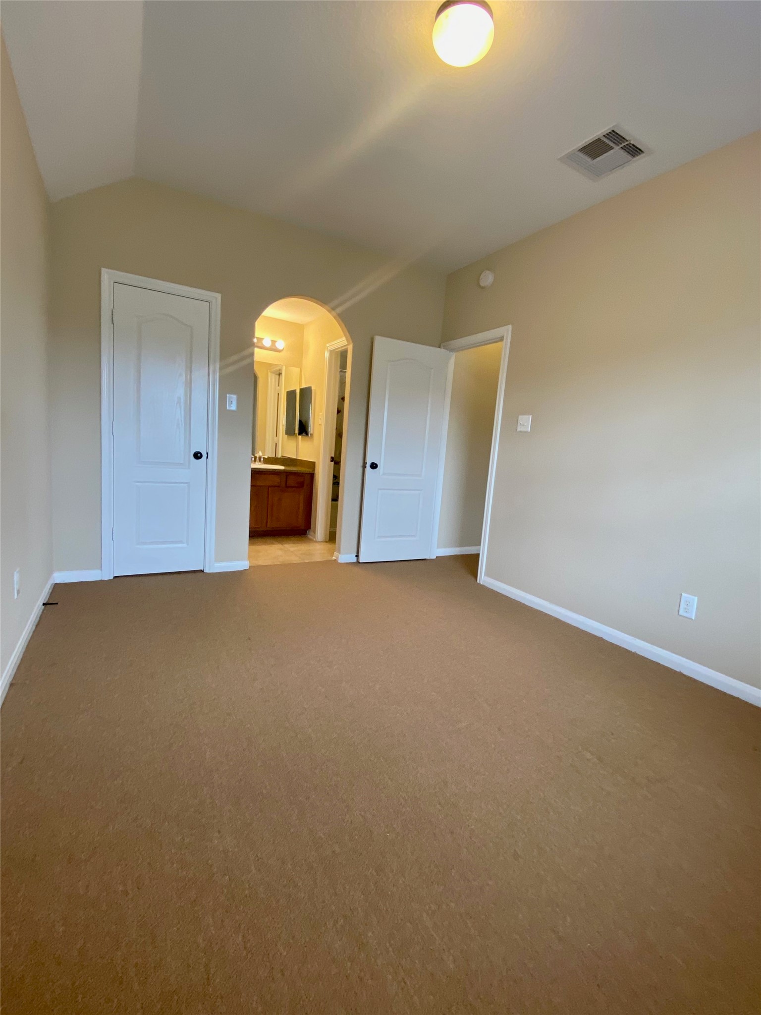 15 Sagamore Ridge Place The Woodlands, TX 77389 - Photo 31 of 39 a view of a livingroom with wooden floor