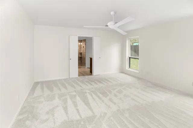 a view of empty room with window