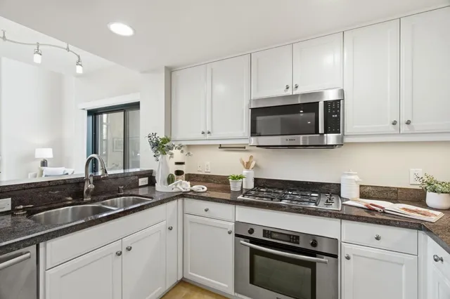 $1,495,000 | 222 8th Avenue, Unit 306, San Mateo, CA 94401